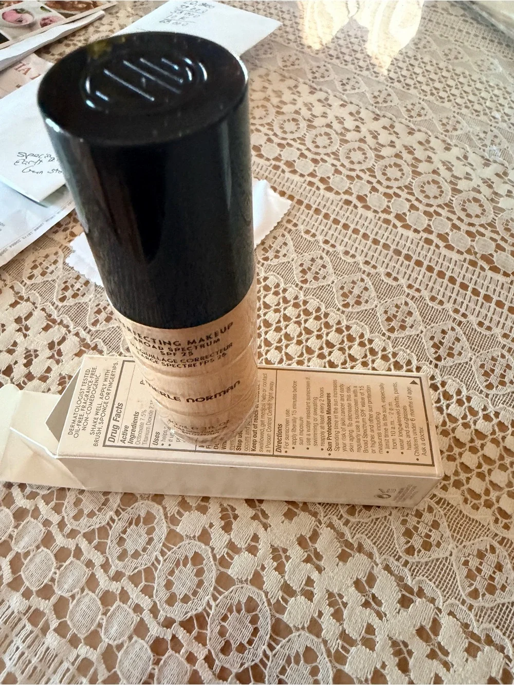 Merle Norman Perfecting Makeup Broad Spectrum SPF 25 - Cream